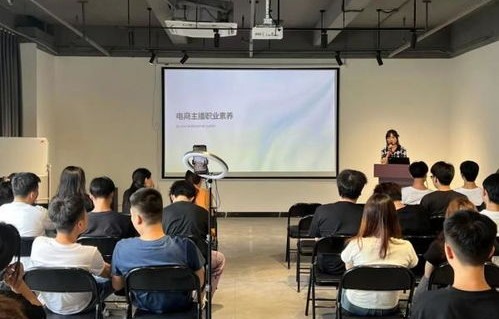 电子商务专业都是男生吗