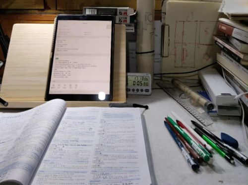男子冰糖当毒品卖10年后成网红，一场荒诞的逆袭之旅